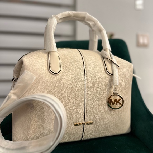 NWT! NEW!  KORS Michael Kors Hyde Large Pebbled Leather Satchel -Cream White - Picture 1 of 15